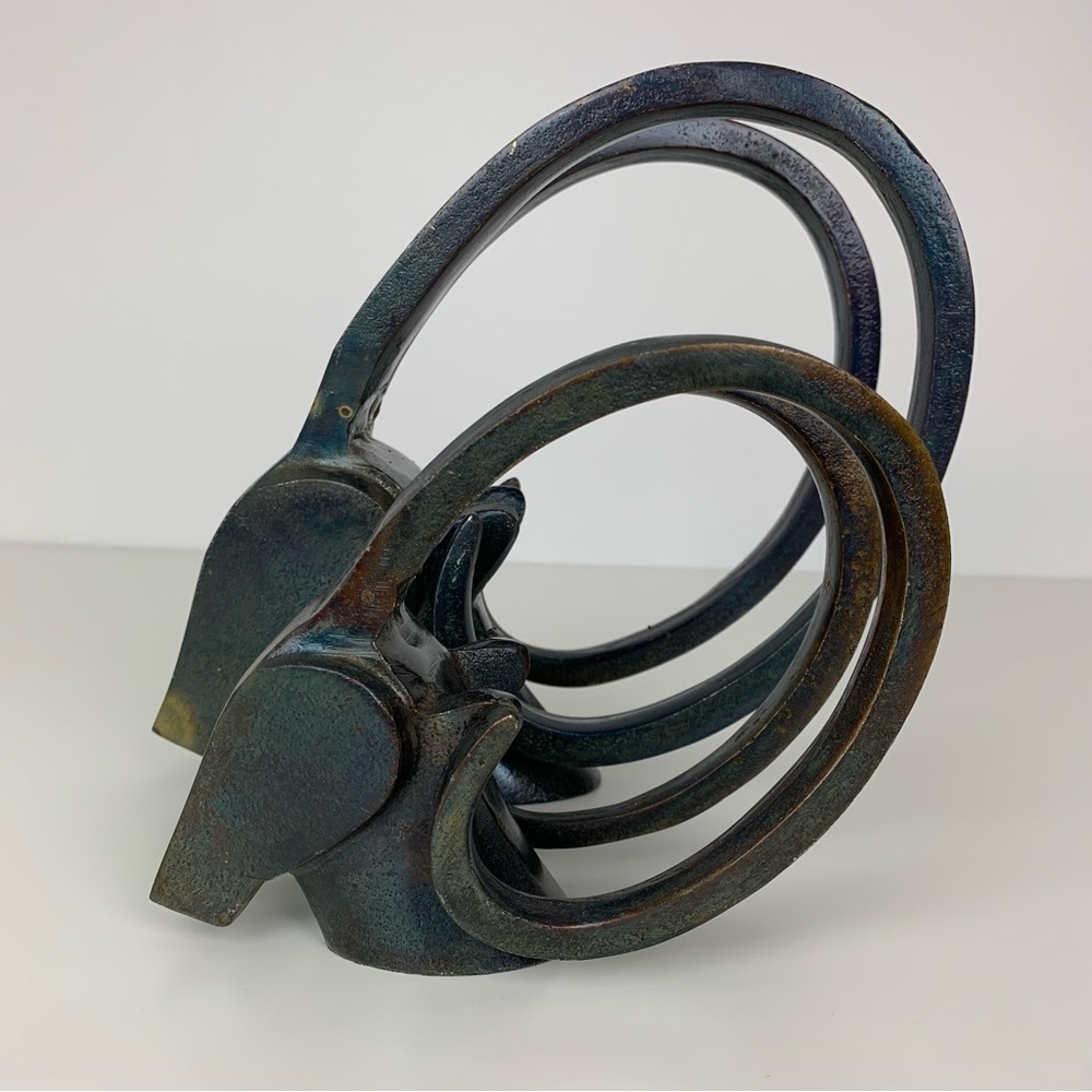 Pair Metal Antilope Ram Head Sculpture Horns Black Vtg Different Size Decor - Picture 5 of 16